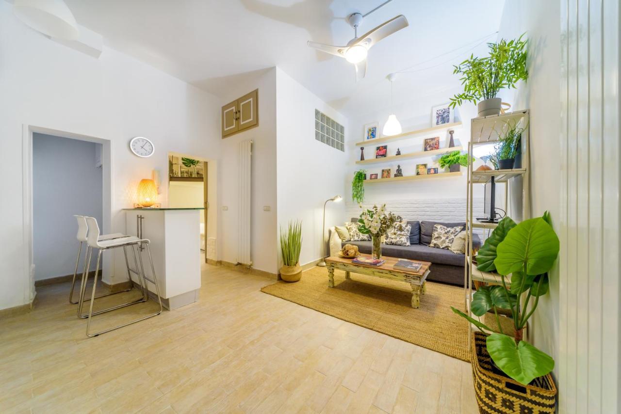 شقة Stylish Loft At Chueca'S Heart مدريد المظهر الخارجي الصورة