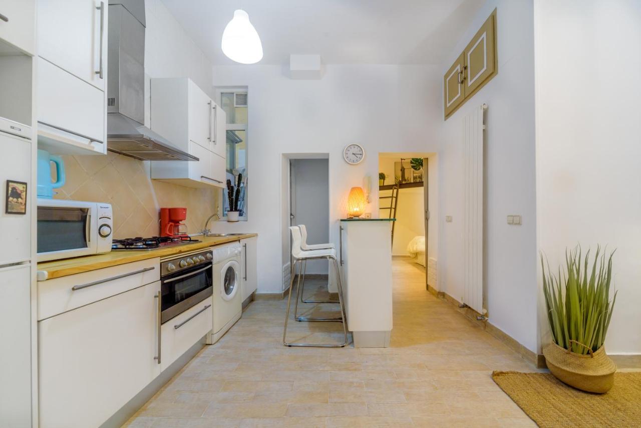 شقة Stylish Loft At Chueca'S Heart مدريد المظهر الخارجي الصورة