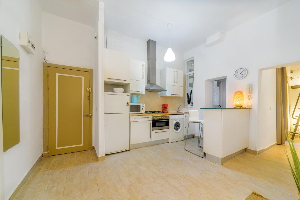 شقة Stylish Loft At Chueca'S Heart مدريد المظهر الخارجي الصورة