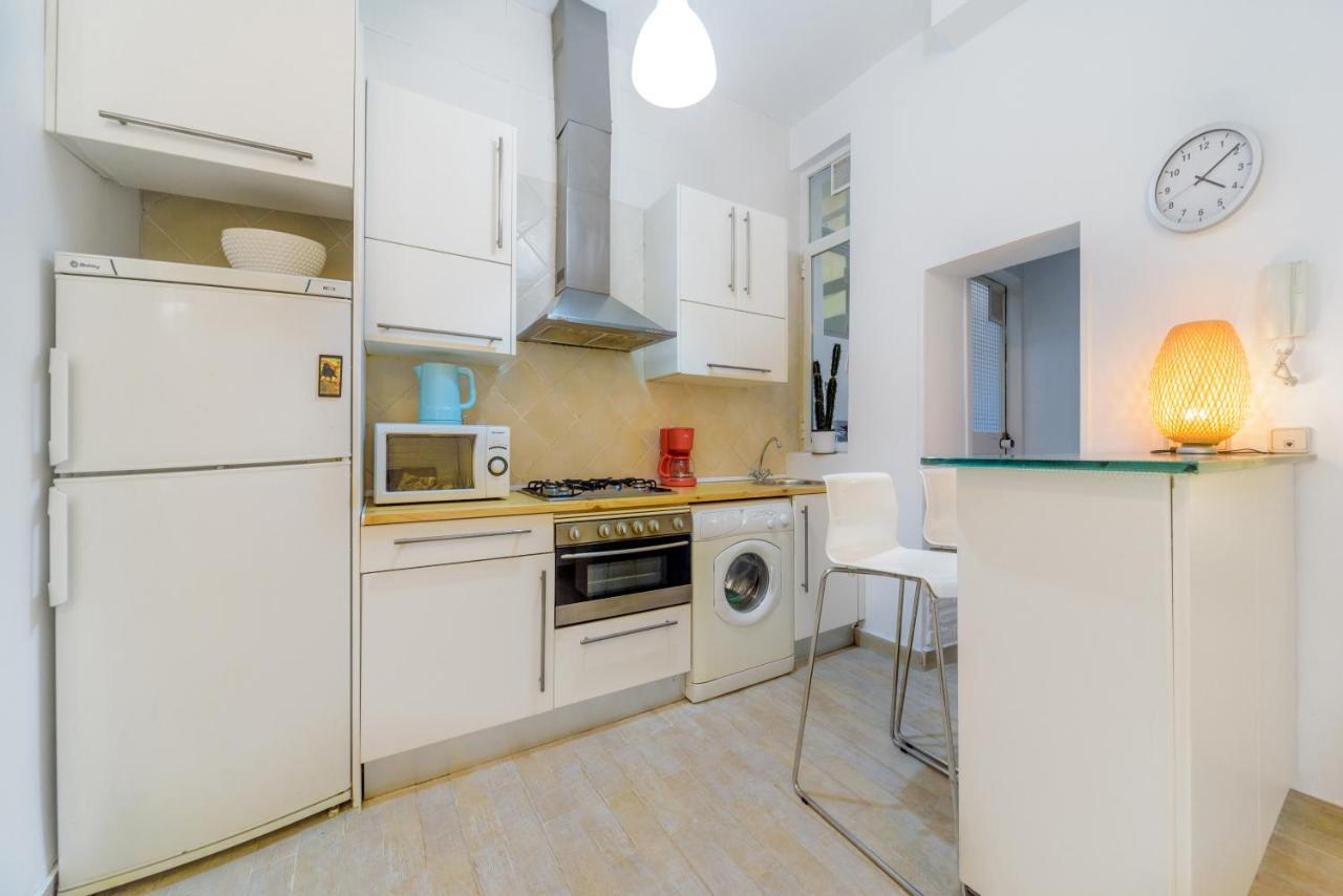 شقة Stylish Loft At Chueca'S Heart مدريد المظهر الخارجي الصورة