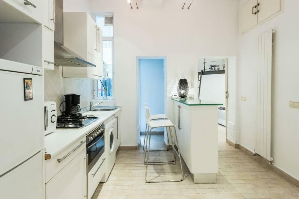 شقة Stylish Loft At Chueca'S Heart مدريد المظهر الخارجي الصورة